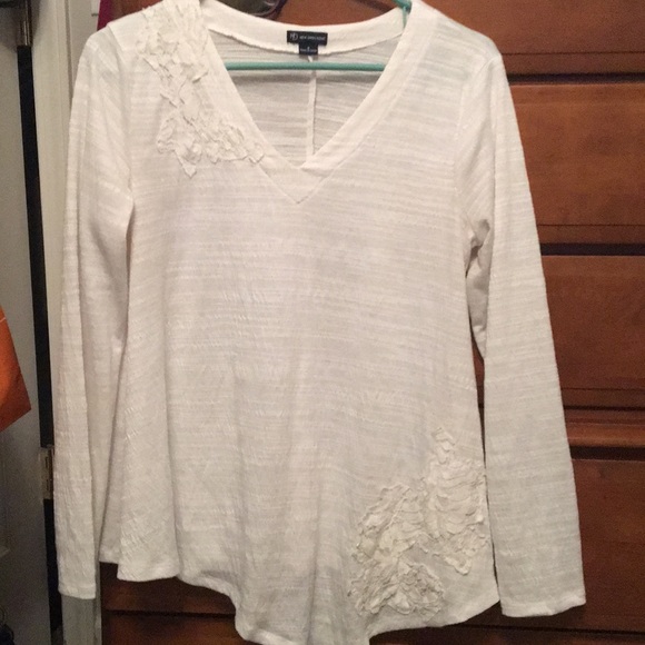 NWOT: Asymmetrical Hem Top - S - Picture 2 of 6